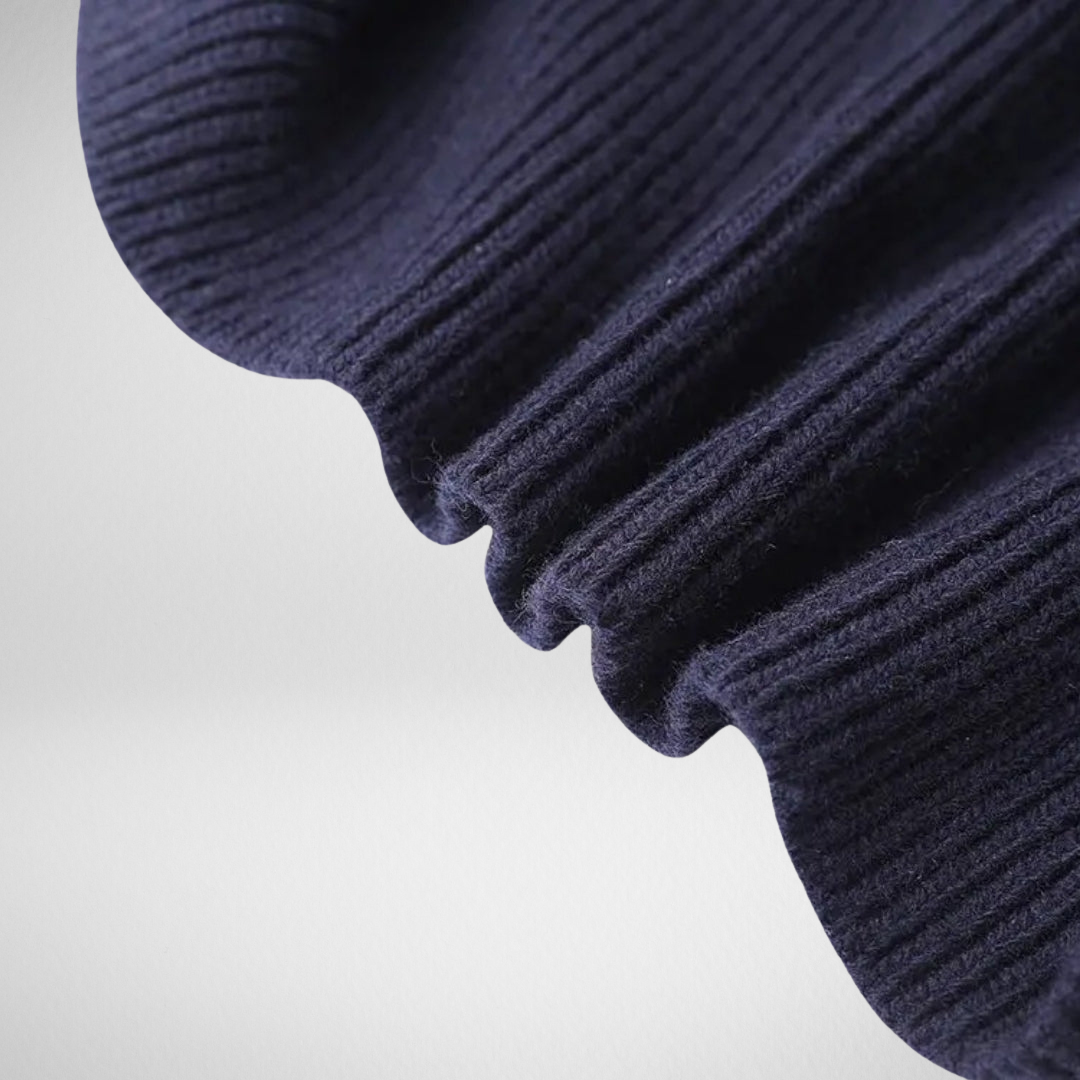 Damski dzianinowy kardigan z dżinsowym wykończeniem – nowoczesny kontrast