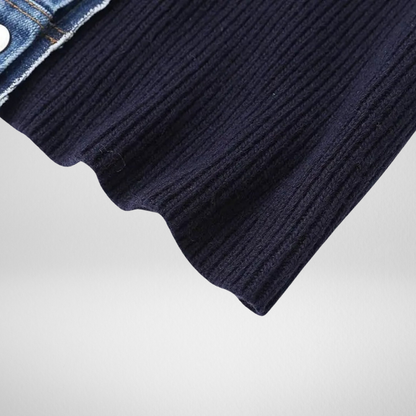 Damski dzianinowy kardigan z dżinsowym wykończeniem – nowoczesny kontrast