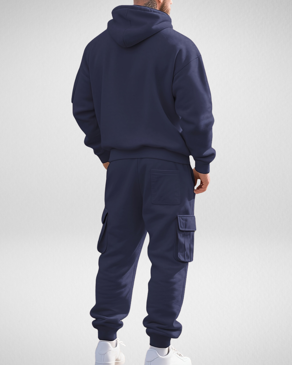 Męski dres – bluza z kapturem i spodnie cargo – sportowy zimowy look