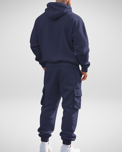 Męski dres – bluza z kapturem i spodnie cargo – sportowy zimowy look