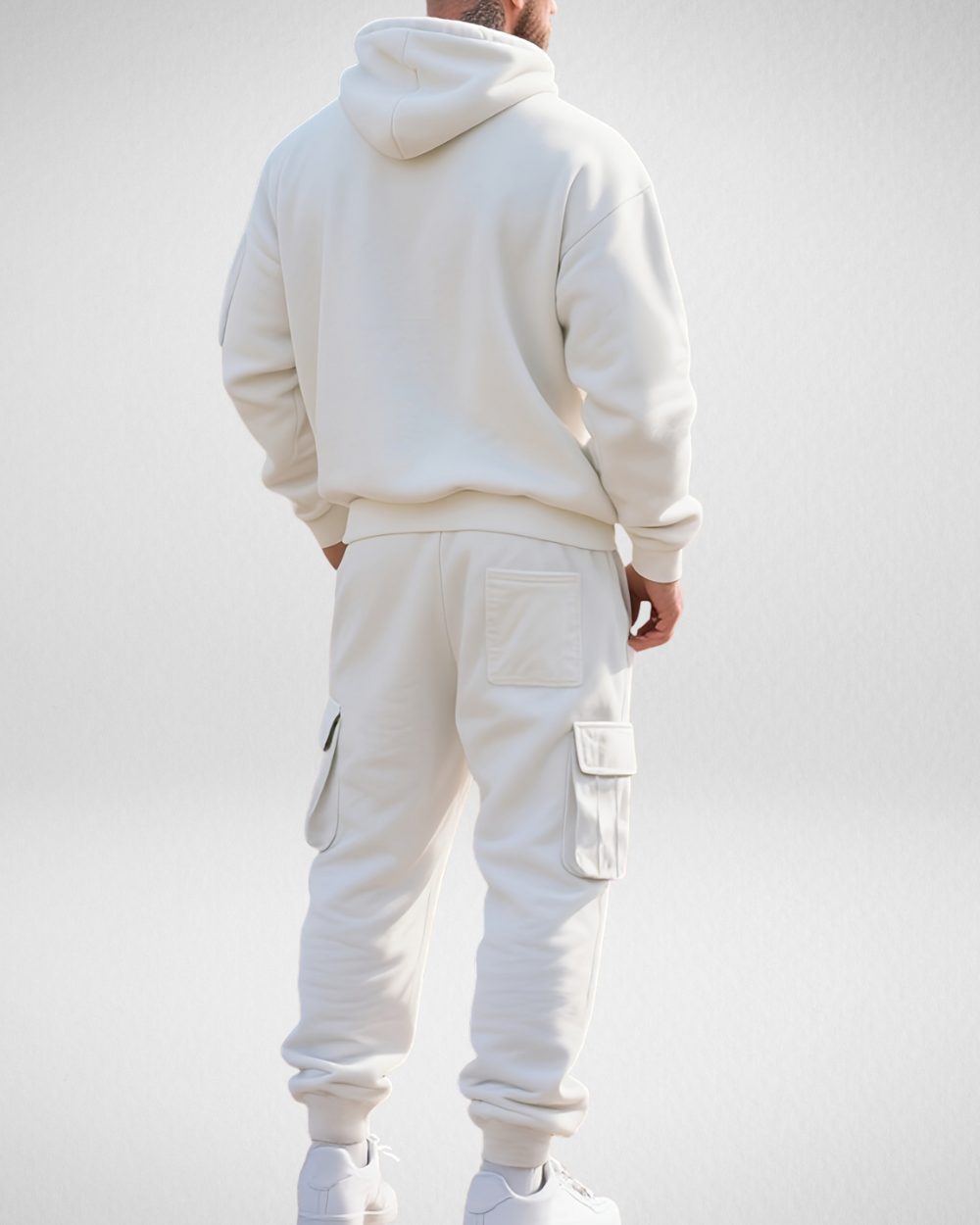 Męski dres – bluza z kapturem i spodnie cargo – sportowy zimowy look