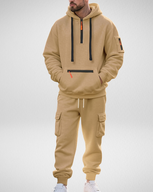 Męski dres – bluza z kapturem i spodnie cargo – sportowy zimowy look