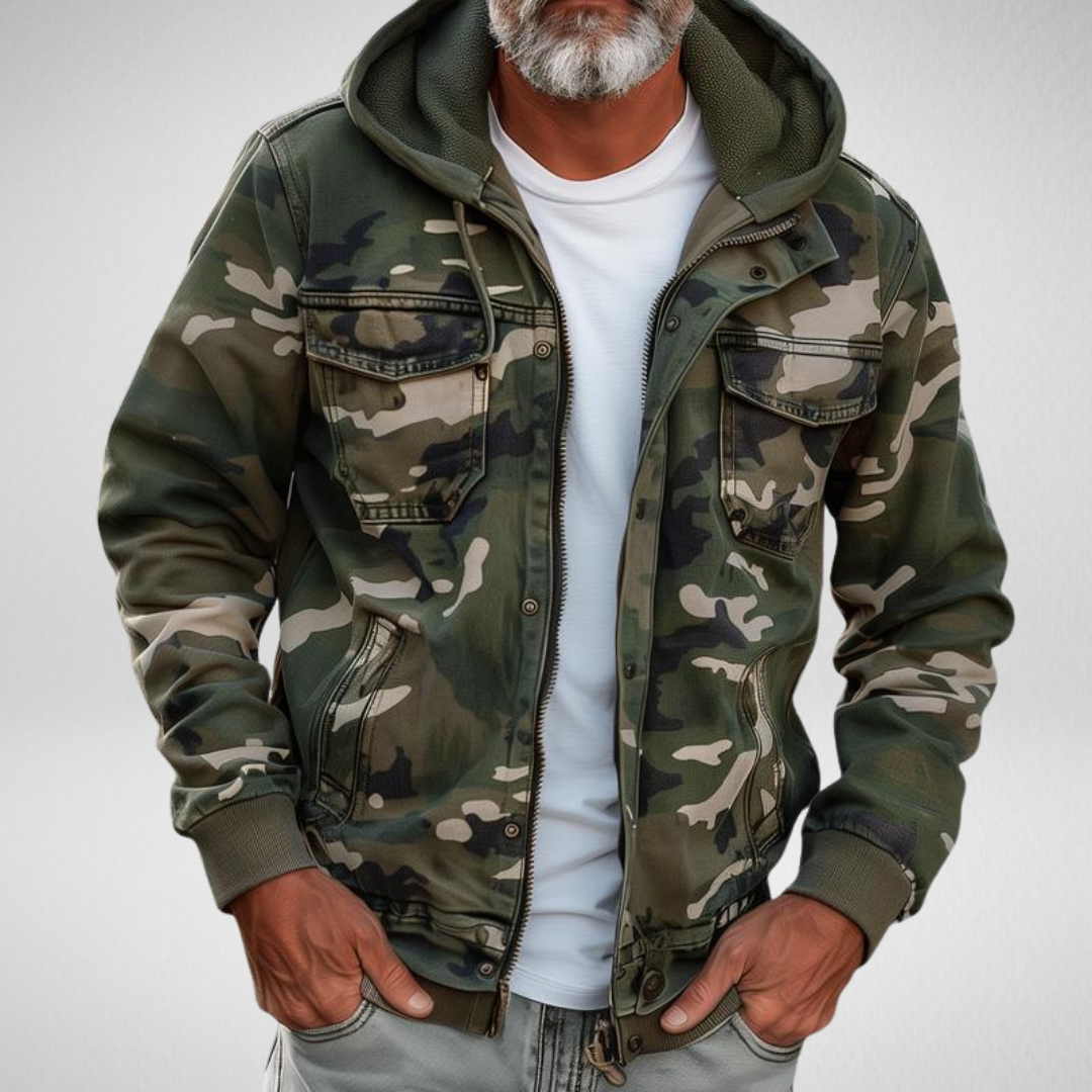 Męska kurtka z kapturem w stylu militarnym – wytrzymałość i nowoczesny wygląd
