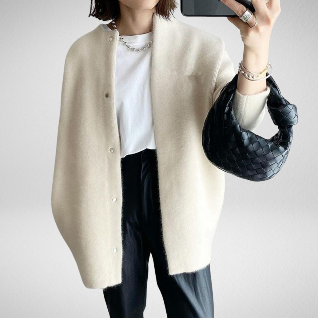 Stylowy kardigan damski – elegancja i wygoda w jednym