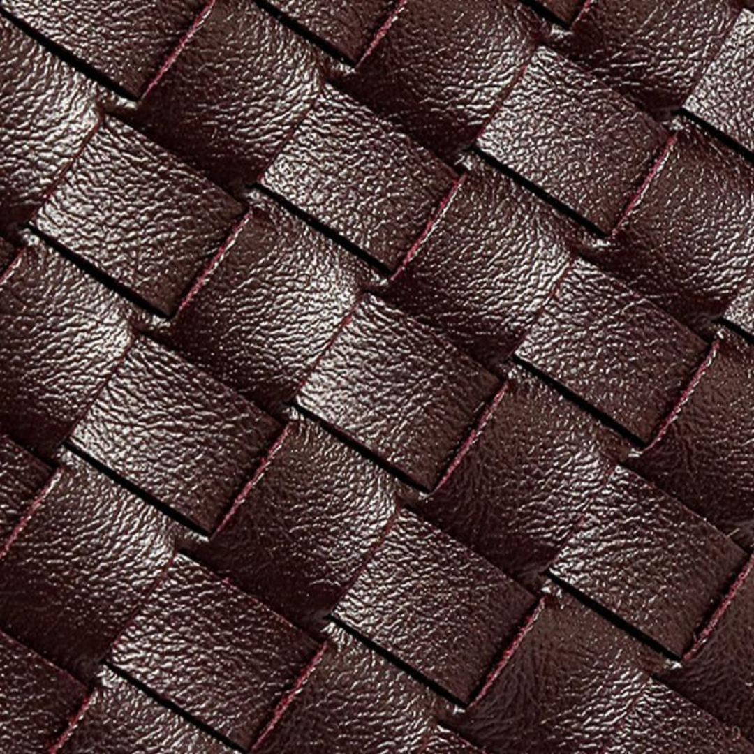 Kompaktowa torebka z plecionym wzorem – elegancja w mini formacie