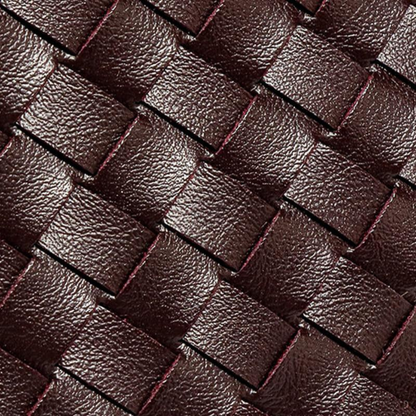 Kompaktowa torebka z plecionym wzorem – elegancja w mini formacie