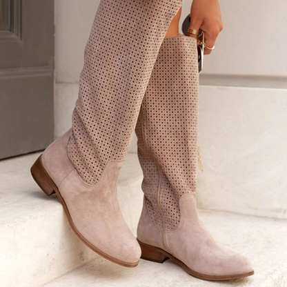 Damskie kozaki zamszowe za kolano – lekkość i perforowany styl