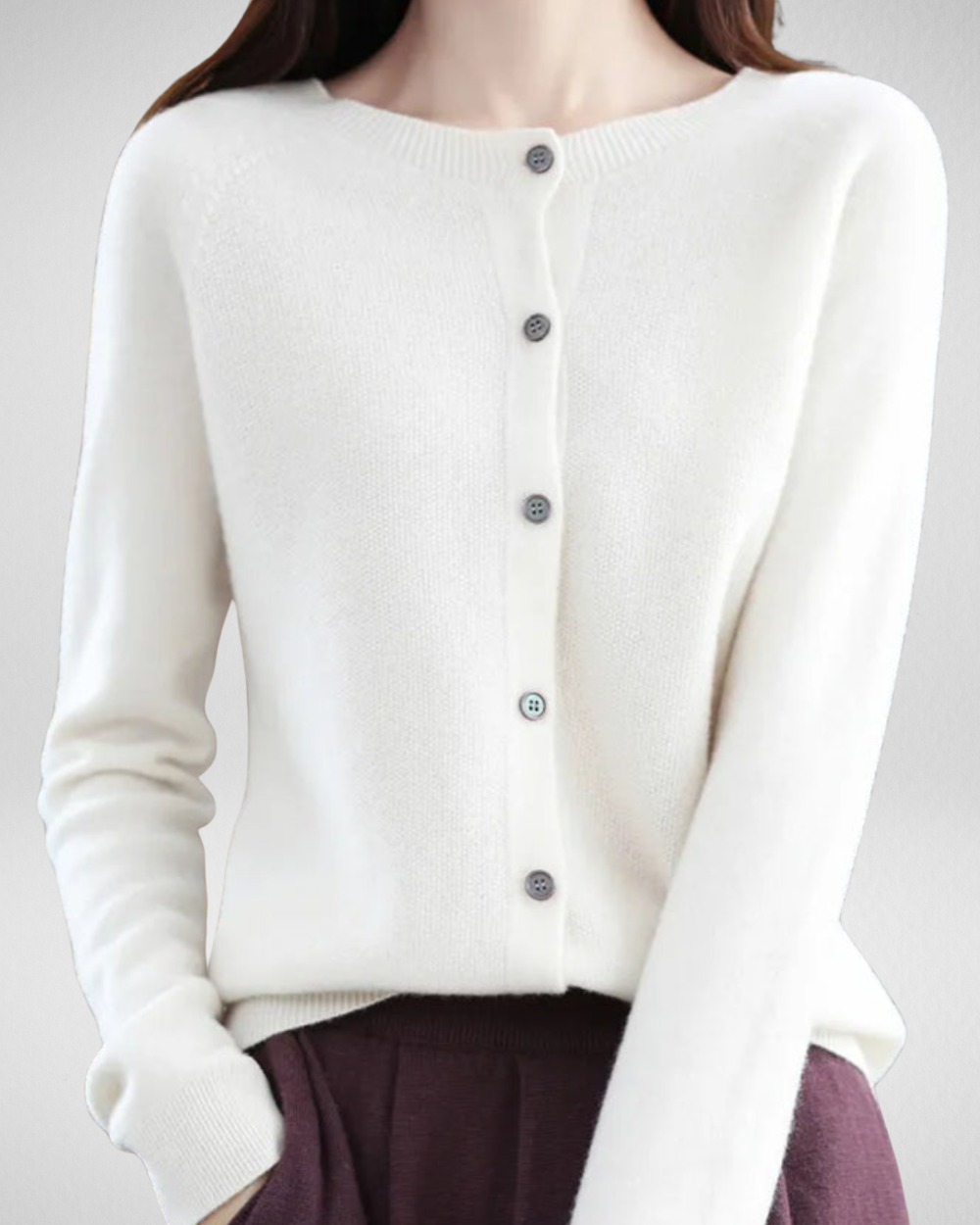 Kardigan damski z guzikami – elegancja i komfort na co dzień