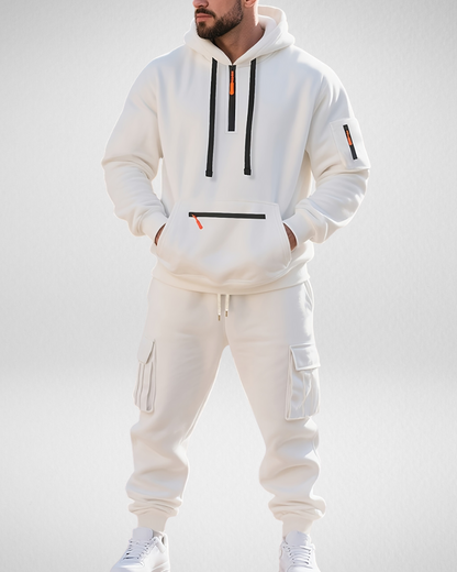 Dres męski – bluza z kapturem i spodnie cargo – sportowy zimowy styl