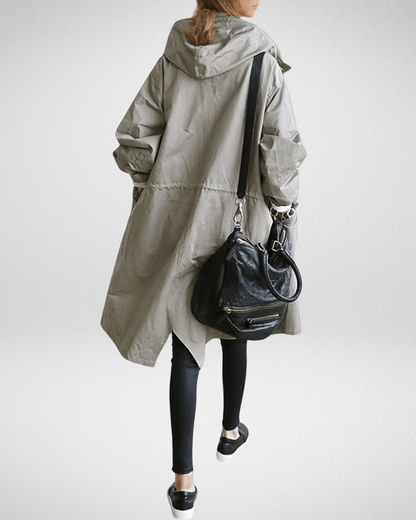 Klasyczny Trencz w Beżu – Idealny na Sezon Przejściowy