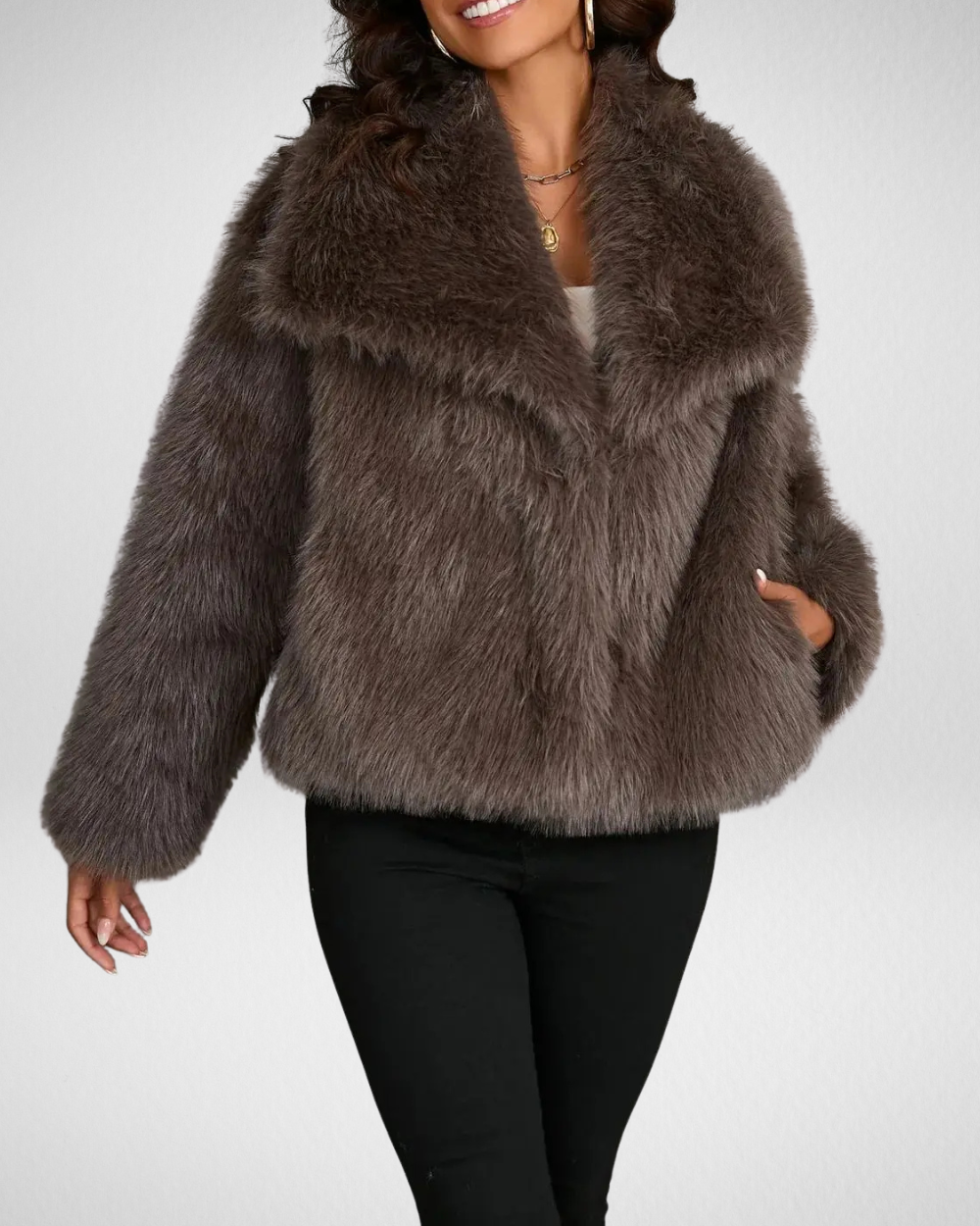 Stylowy Sztuczny Futrzany Płaszcz – Luksus i Elegancja