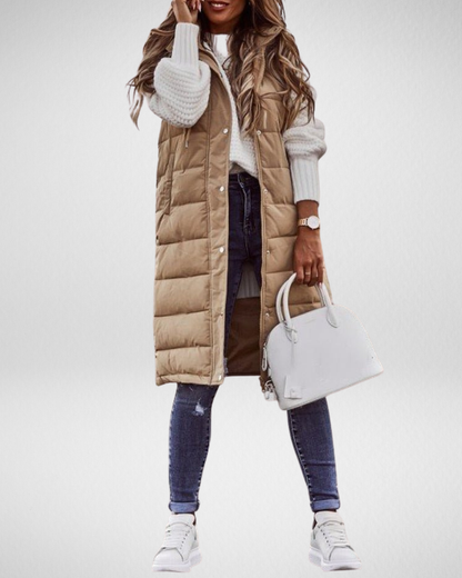 Damska pikowana kamizelka z kapturem – elegancja i komfort na chłodniejsze dni