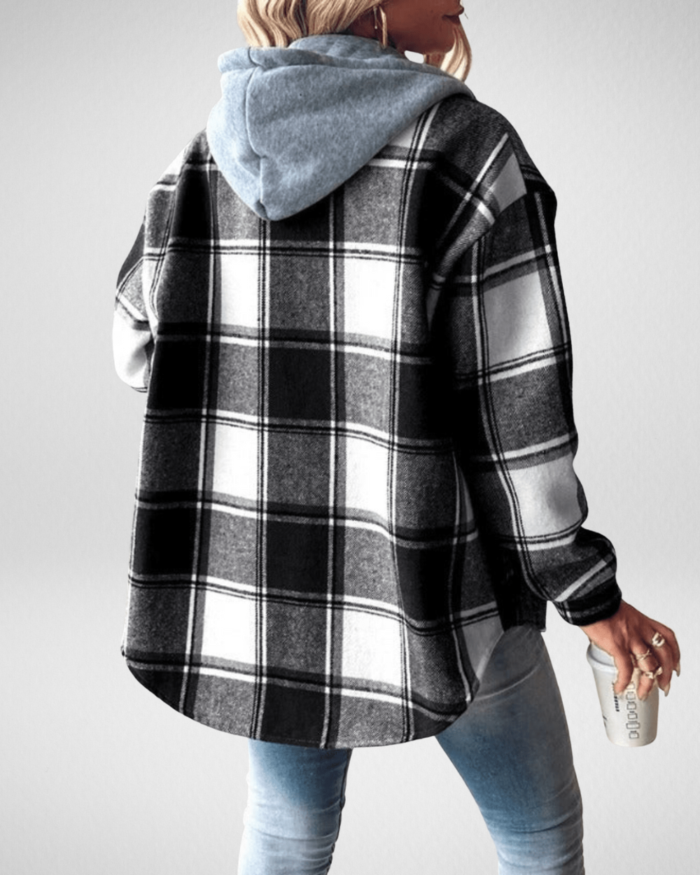 Koszula damska w kratę – ponadczasowy styl na co dzień