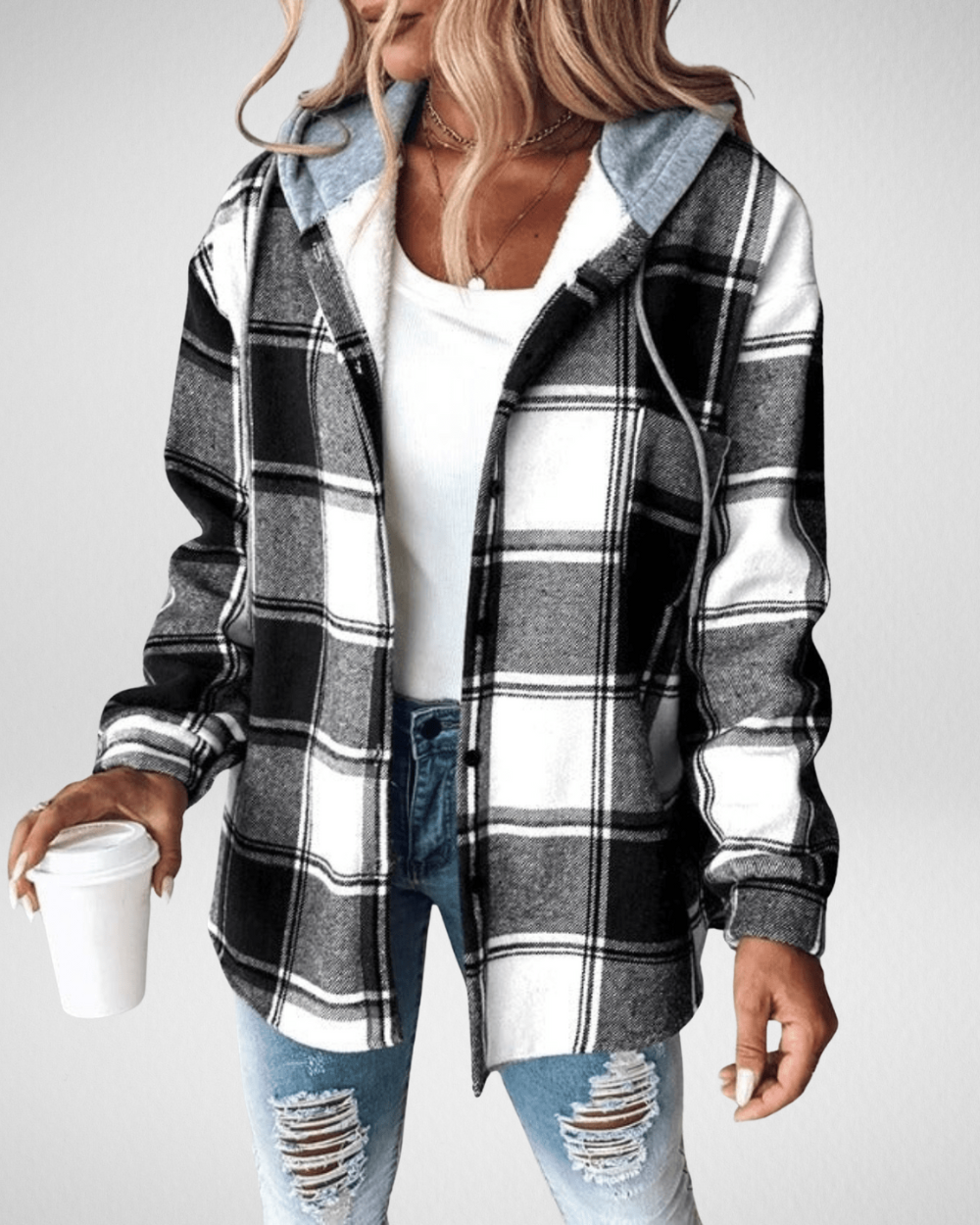 Koszula damska w kratę – ponadczasowy styl na co dzień