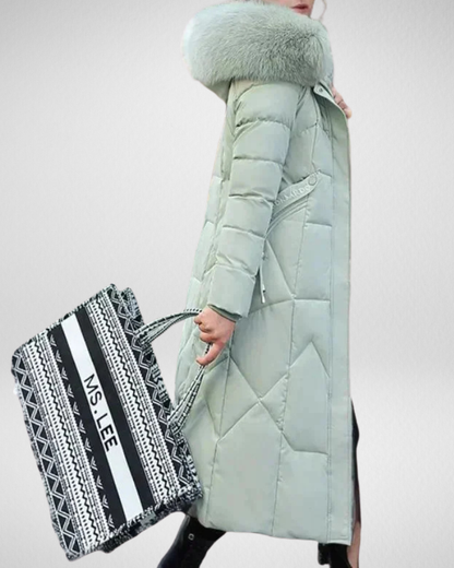 Elegancki płaszcz zimowy z kapturem i futrzanym kołnierzem