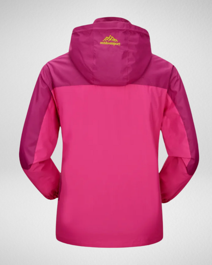 Kurtka trekkingowa dla kobiet – lekka i funkcjonalna