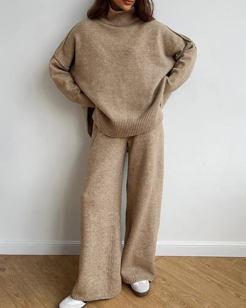 Dzianinowy komplet damski – miękki, stylowy i wygodny