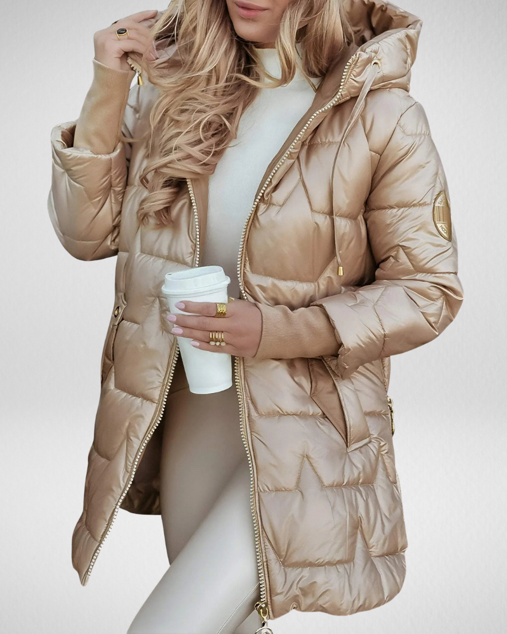 Damska pikowana kurtka z kapturem – elegancja i ciepło na chłodniejsze dni