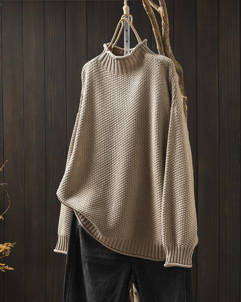 Damski sweter oversize z golfem – ciepło i elegancja w luźnym wydaniu