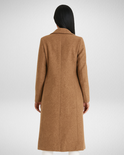 Damski płaszcz z filcu – elegancja i ciepło w klasycznym wydaniu