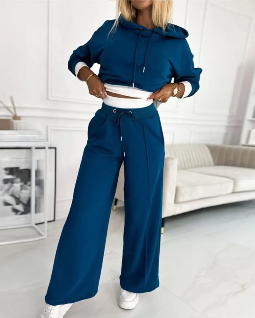 Stylowy komplet dresowy dla kobiet – komfort i nowoczesny wygląd