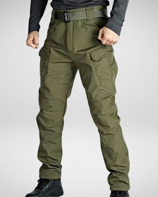 Męskie Spodnie Taktyczne – Wytrzymałość i Komfort w Każdych Warunkach