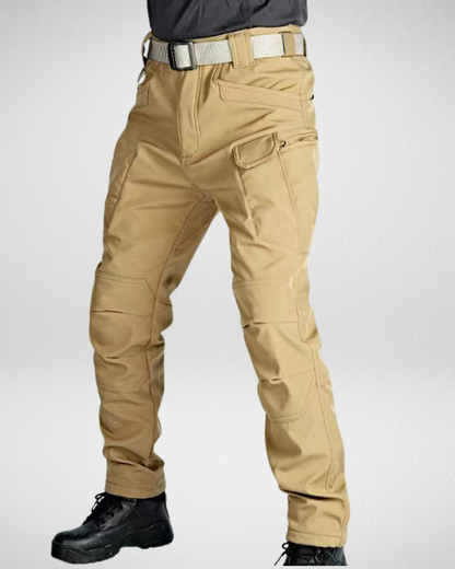 Męskie Spodnie Taktyczne – Wytrzymałość i Komfort w Każdych Warunkach