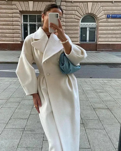 Elegancki zimowy płaszcz damski – klasyczna sylwetka i wysoki komfort