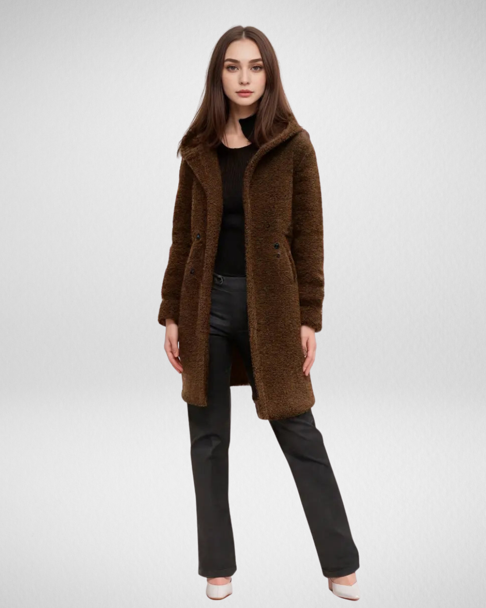 Długi zimowy płaszcz damski – miękki, ciepły i stylowy