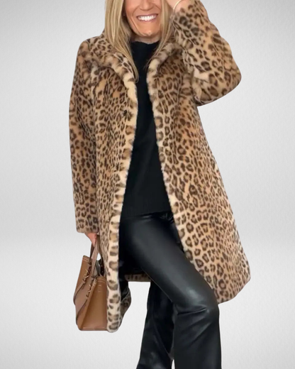 Klasyczny płaszcz z motywem leopard print – ponadczasowa elegancja na chłodne dni
