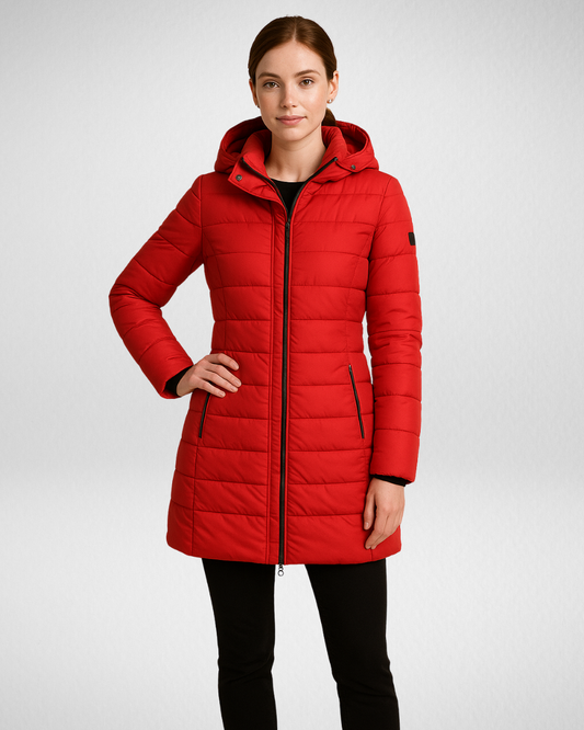 Długa pikowana kurtka zimowa – smukły krój i odpinany kaptur